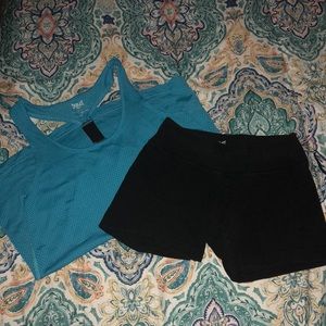 Everlast set of workout clothes